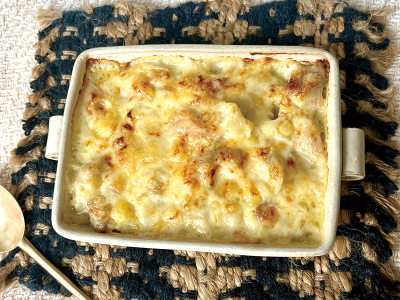 2025年12月のレシピ「サトイモと鶏肉のみそグラタン」