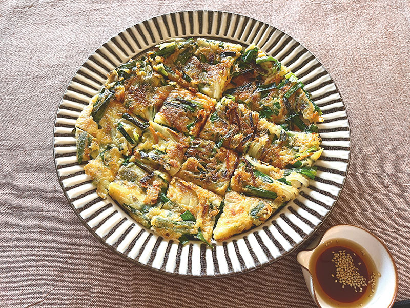 2026年2月のレシピ「ニラチヂミ（韓国風お好み焼き）」