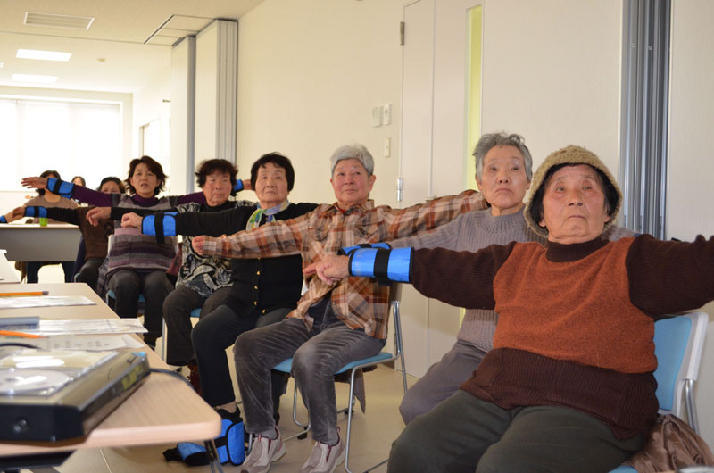 2015年2月のトピックス「一宮支店 ＪＡ生活文化ゼミナール　健康教室で「生き生き100歳体操」」