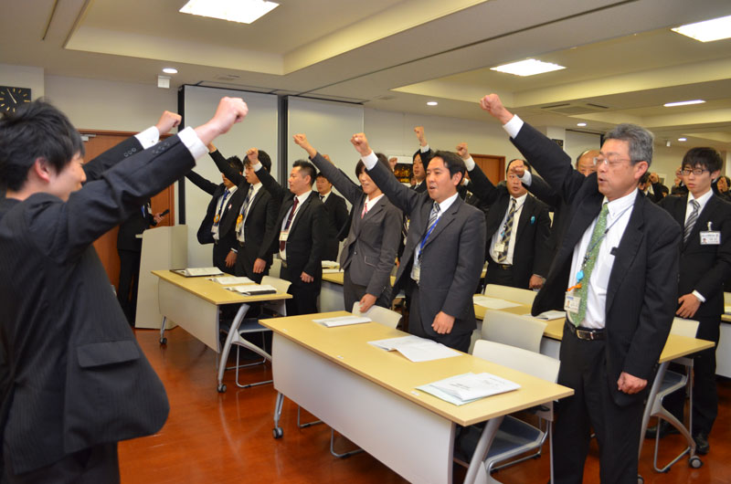 2018年3月のトピックス「力強く頑張ろうを三唱した」