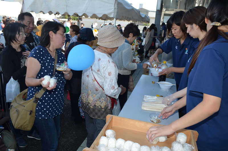 2018年10月のトピックス「感謝祭で地域との絆を深める」