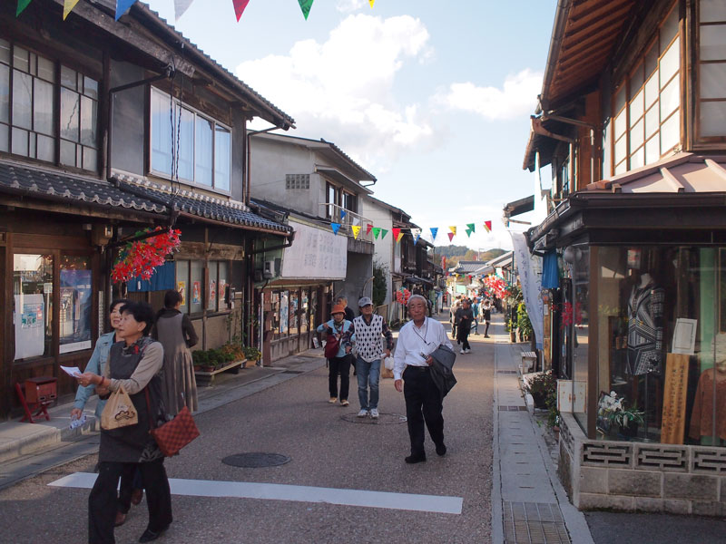 2018年11月のトピックス「年金友の会親睦旅行『昼神温泉に泊まる！岩村城下町と杵原学校授業体験』の旅」